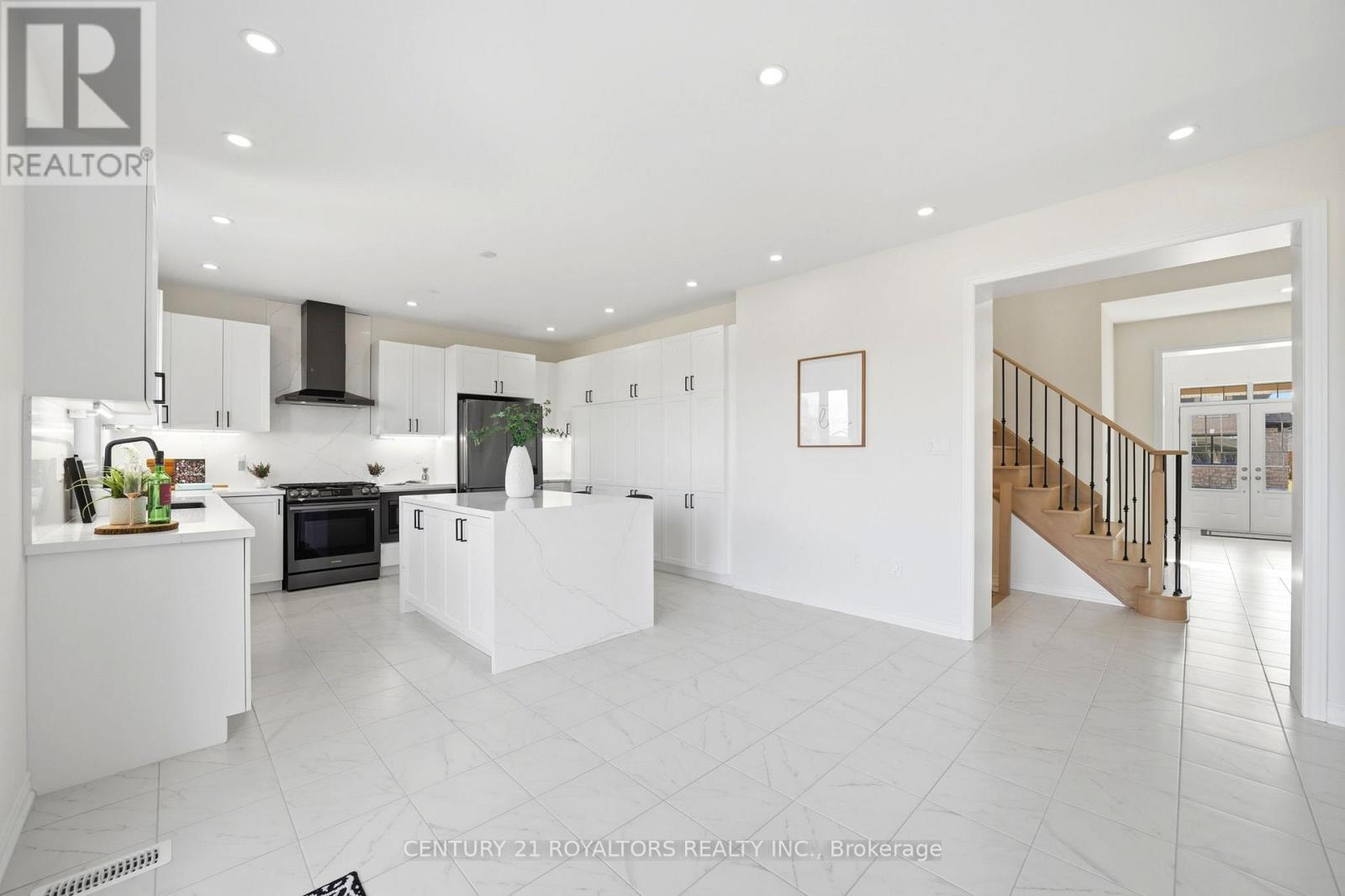 107 Rugman Crescent, Springwater, Ontario  L9X 2A5 - Photo 13 - S12996518