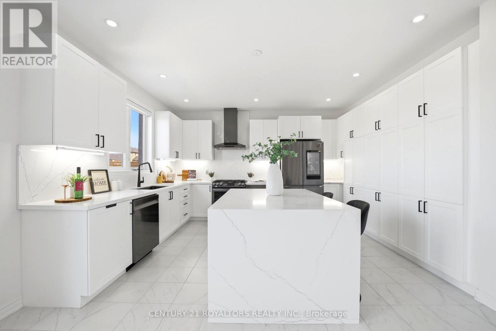 107 Rugman Crescent, Springwater, Ontario  L9X 2A5 - Photo 16 - S12996518