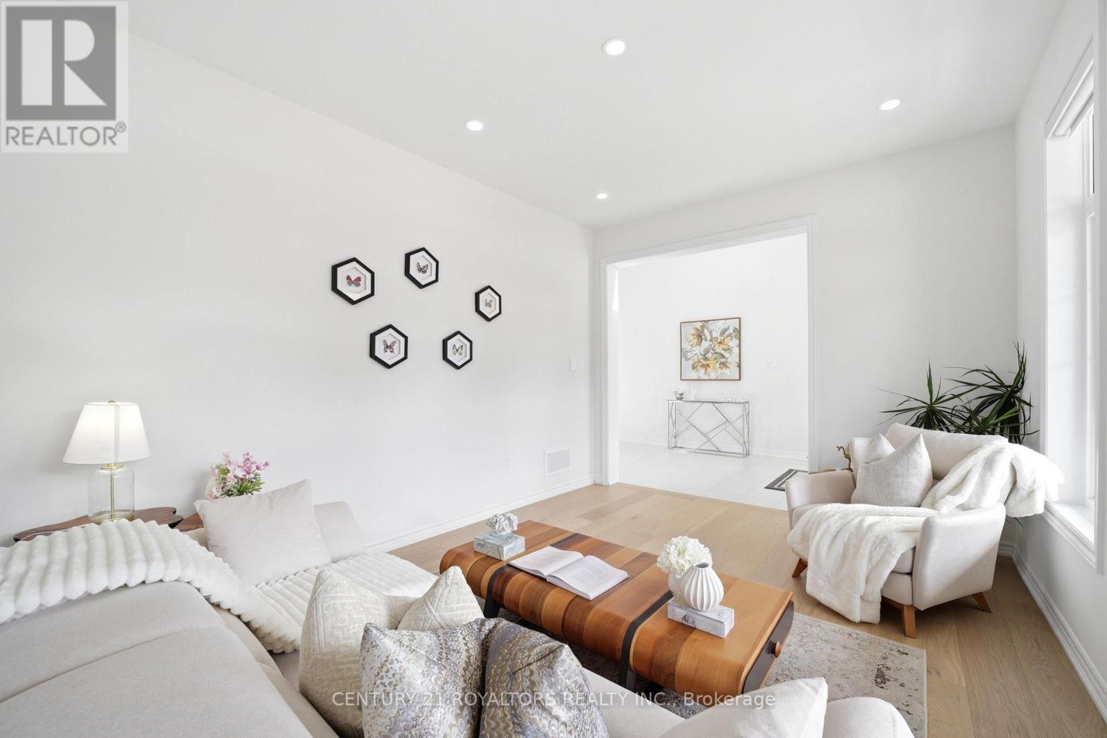 107 Rugman Crescent, Springwater, Ontario  L9X 2A5 - Photo 8 - S12996518