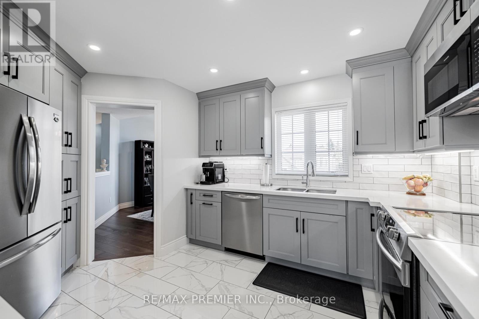 20 Cranberry Hts, Wasaga Beach, Ontario  L9Z 1M9 - Photo 4 - S12996644