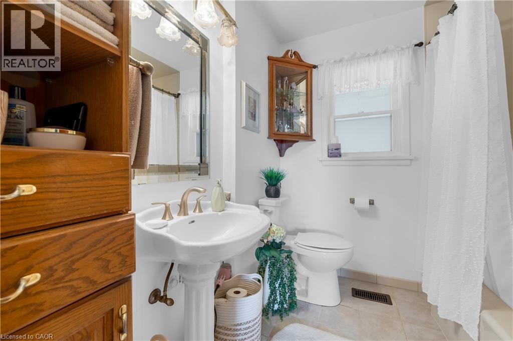 609 E Green Mountain Road E, Stoney Creek, Ontario  L8J 2Z7 - Photo 14 - 40820688