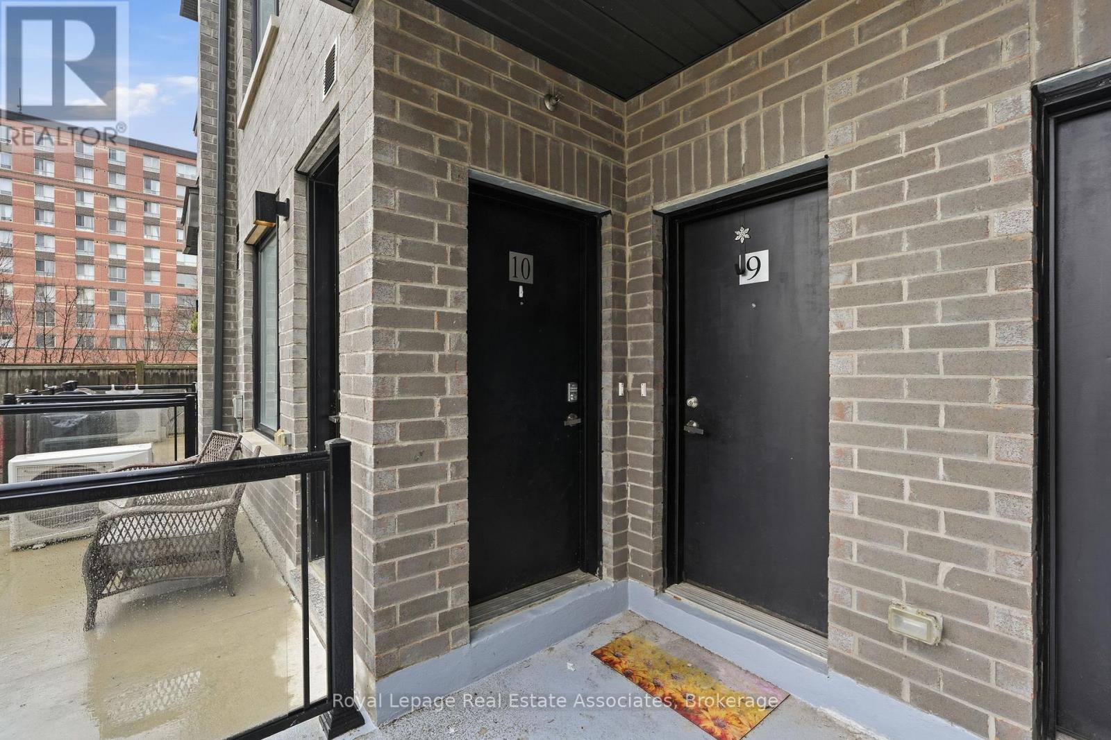 10 - 3425 Ridgeway Drive, Mississauga, Ontario  L5L 0B9 - Photo 2 - W12996464