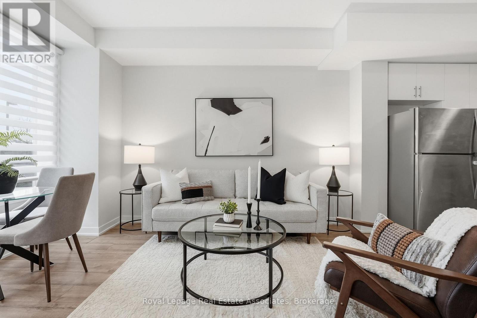 10 - 3425 Ridgeway Drive, Mississauga, Ontario  L5L 0B9 - Photo 4 - W12996464