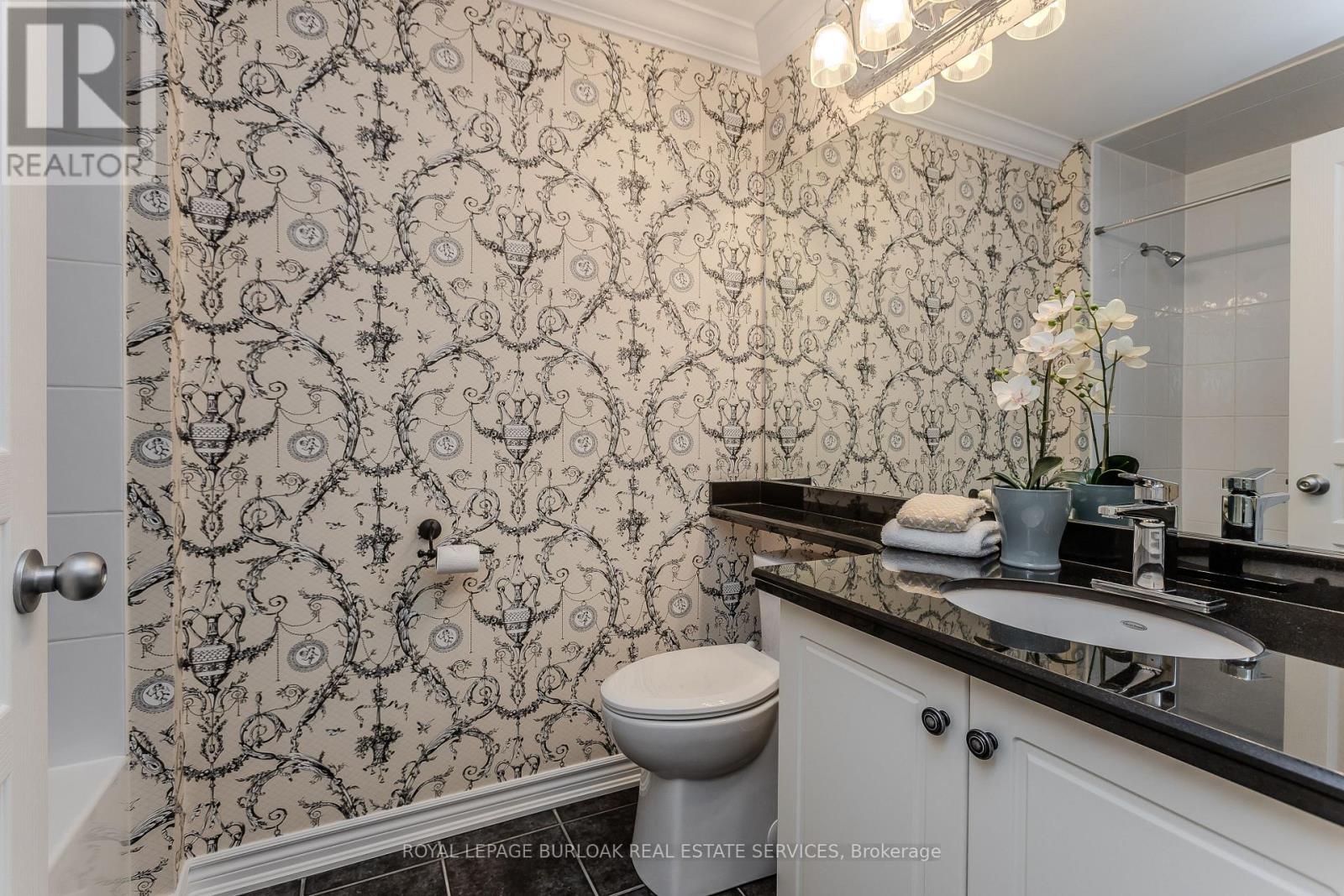 412 - 391 Plains Road E, Burlington, Ontario  L7T 4M2 - Photo 24 - W12996476