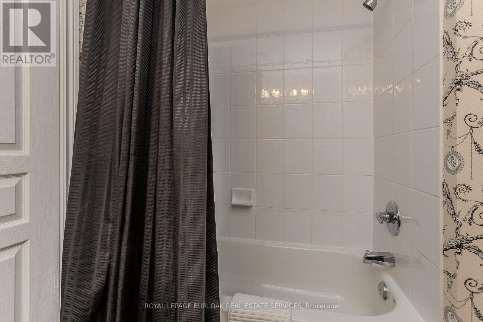 412 - 391 Plains Road E, Burlington, Ontario  L7T 4M2 - Photo 25 - W12996476