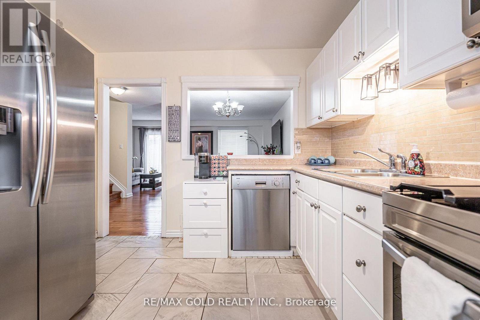 33 - 33 Guildford Crescent, Brampton, Ontario  L6S 3K2 - Photo 14 - W12996490