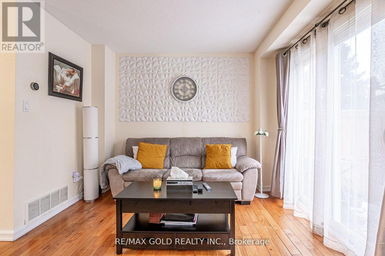 33 - 33 Guildford Crescent, Brampton, Ontario  L6S 3K2 - Photo 19 - W12996490