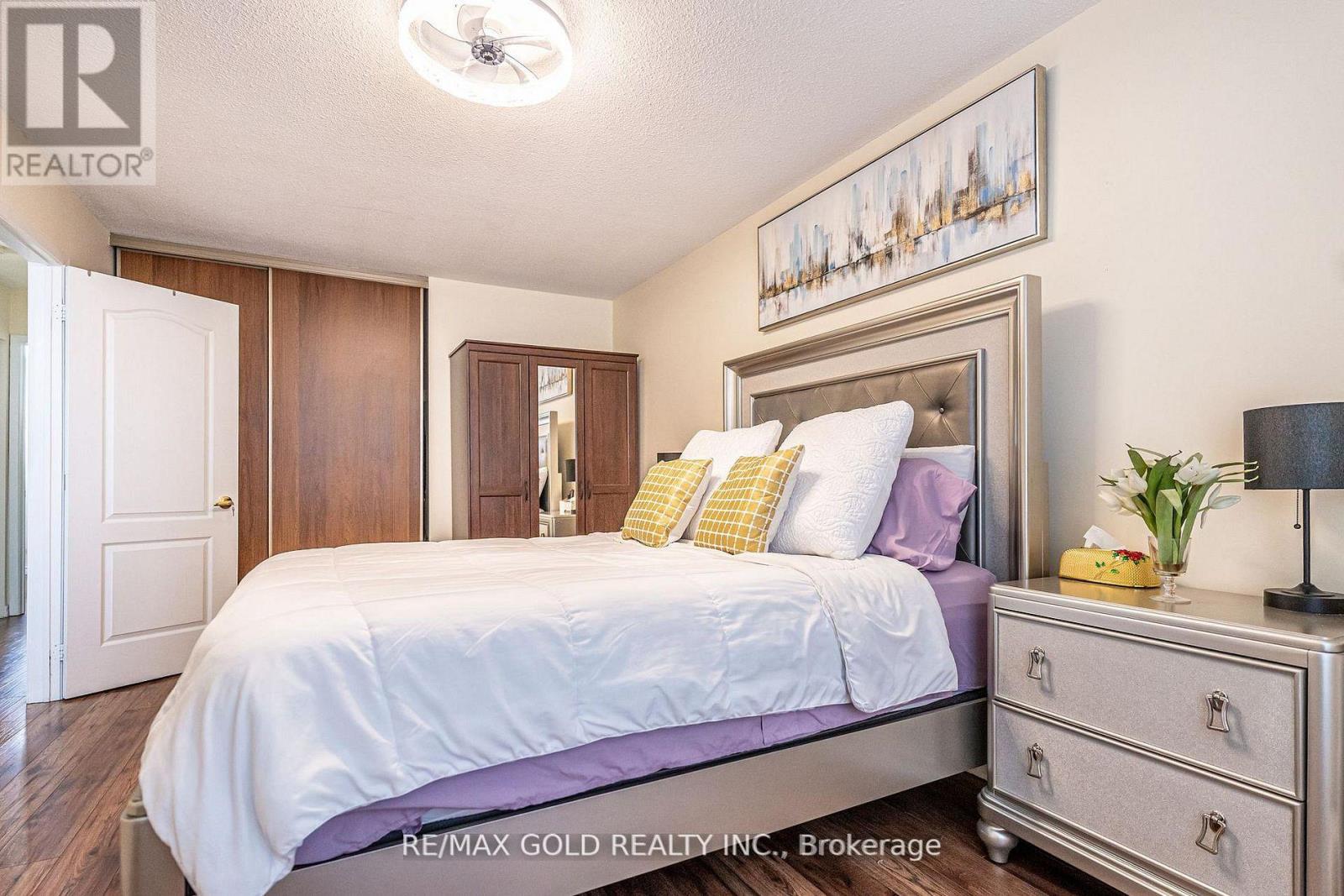 33 - 33 Guildford Crescent, Brampton, Ontario  L6S 3K2 - Photo 8 - W12996490