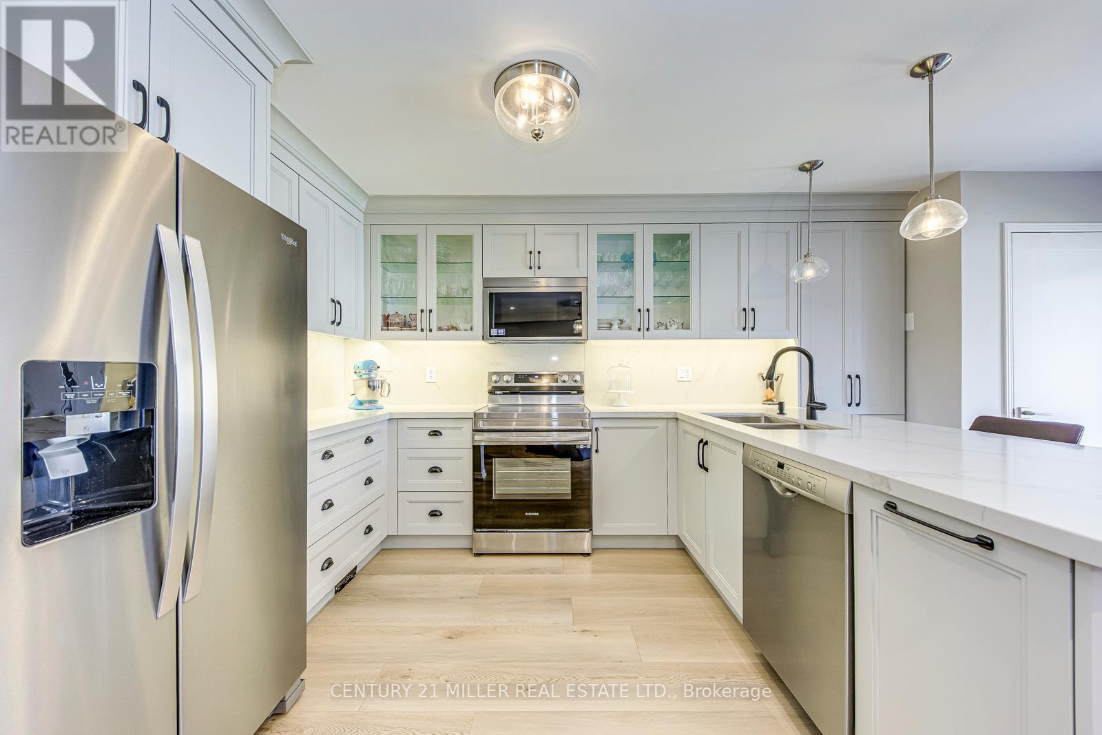 215 Roxton Road, Oakville, Ontario  L6H 6M9 - Photo 14 - W12996496