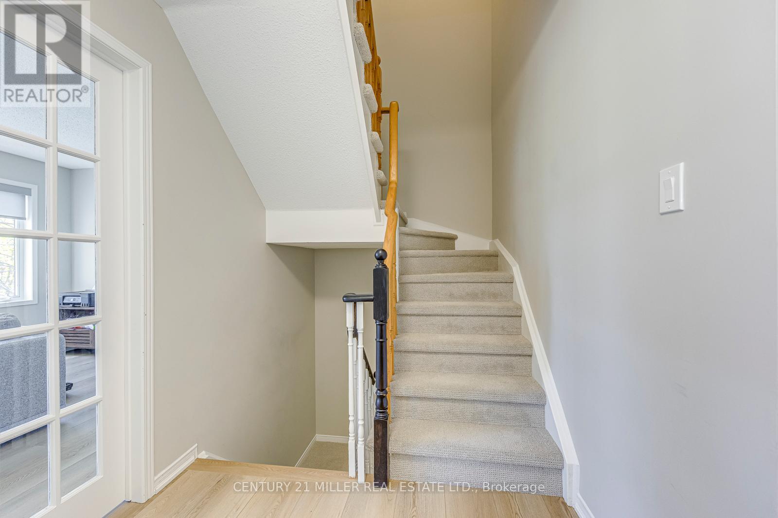 215 Roxton Road, Oakville, Ontario  L6H 6M9 - Photo 33 - W12996496