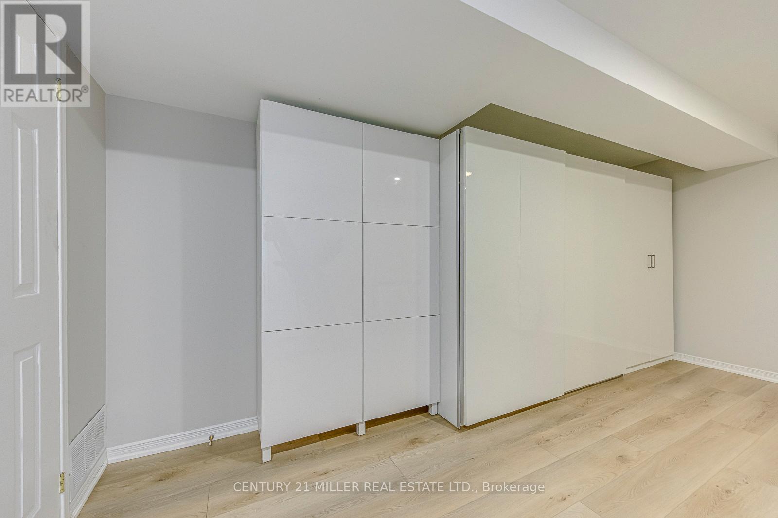 215 Roxton Road, Oakville, Ontario  L6H 6M9 - Photo 44 - W12996496