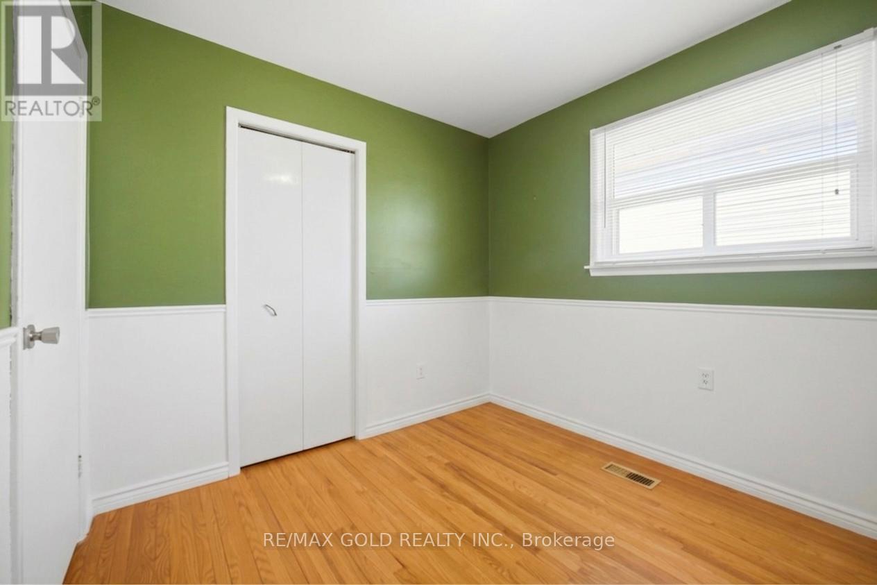 877 Consort Crescent, Mississauga, Ontario  L5C 1J8 - Photo 26 - W12996602