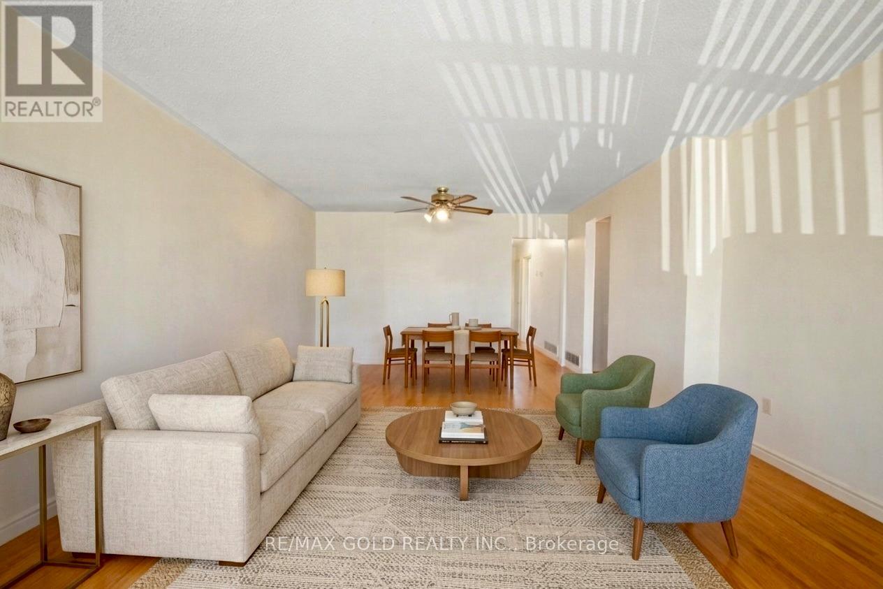 877 Consort Crescent, Mississauga, Ontario  L5C 1J8 - Photo 6 - W12996602