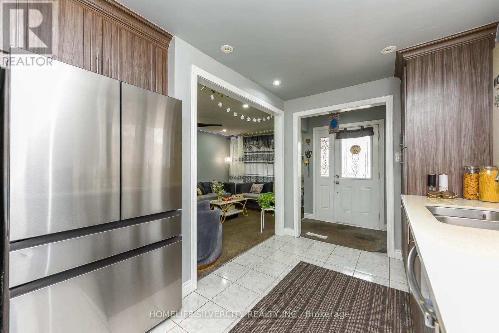 7816 Priory Crescent, Mississauga, Ontario  L4T 3H5 - Photo 12 - W12996606