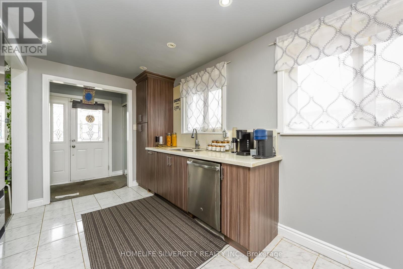 7816 Priory Crescent, Mississauga, Ontario  L4T 3H5 - Photo 13 - W12996606