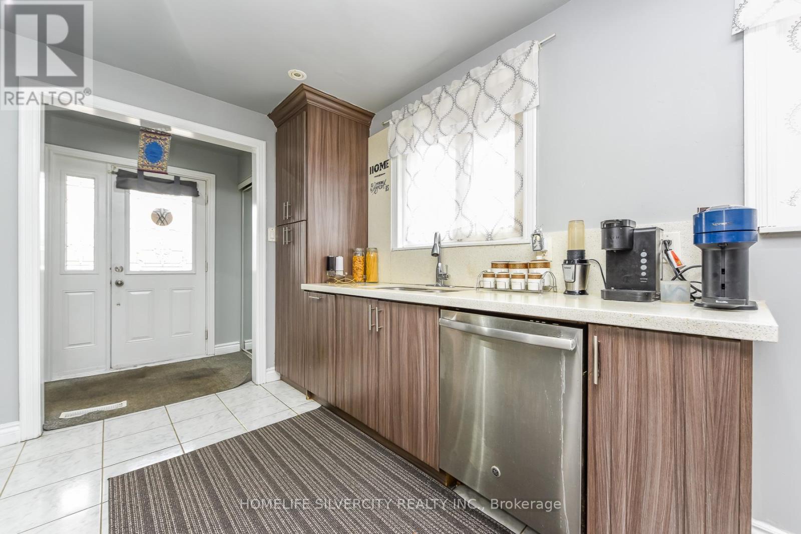 7816 Priory Crescent, Mississauga, Ontario  L4T 3H5 - Photo 15 - W12996606