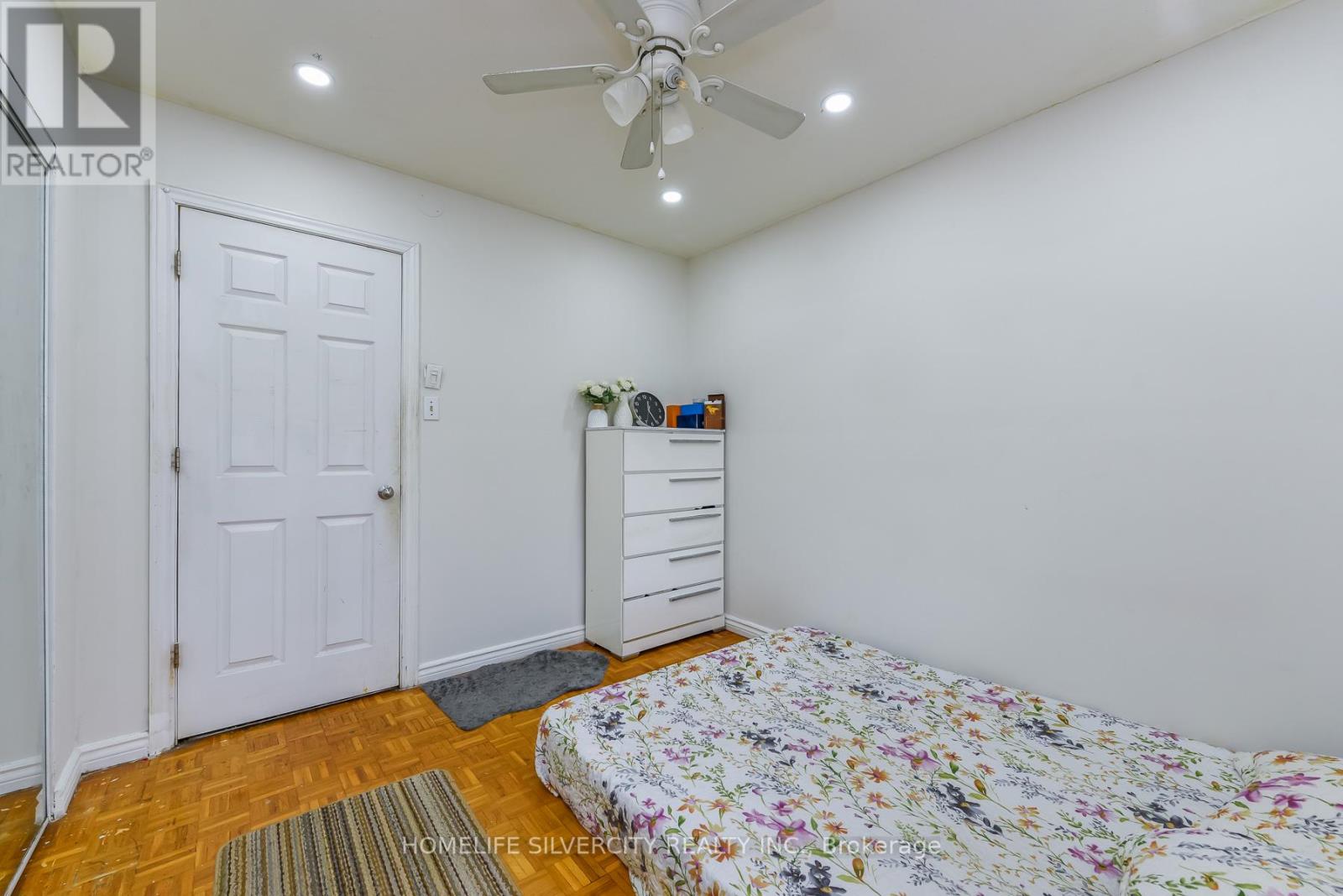 7816 Priory Crescent, Mississauga, Ontario  L4T 3H5 - Photo 24 - W12996606