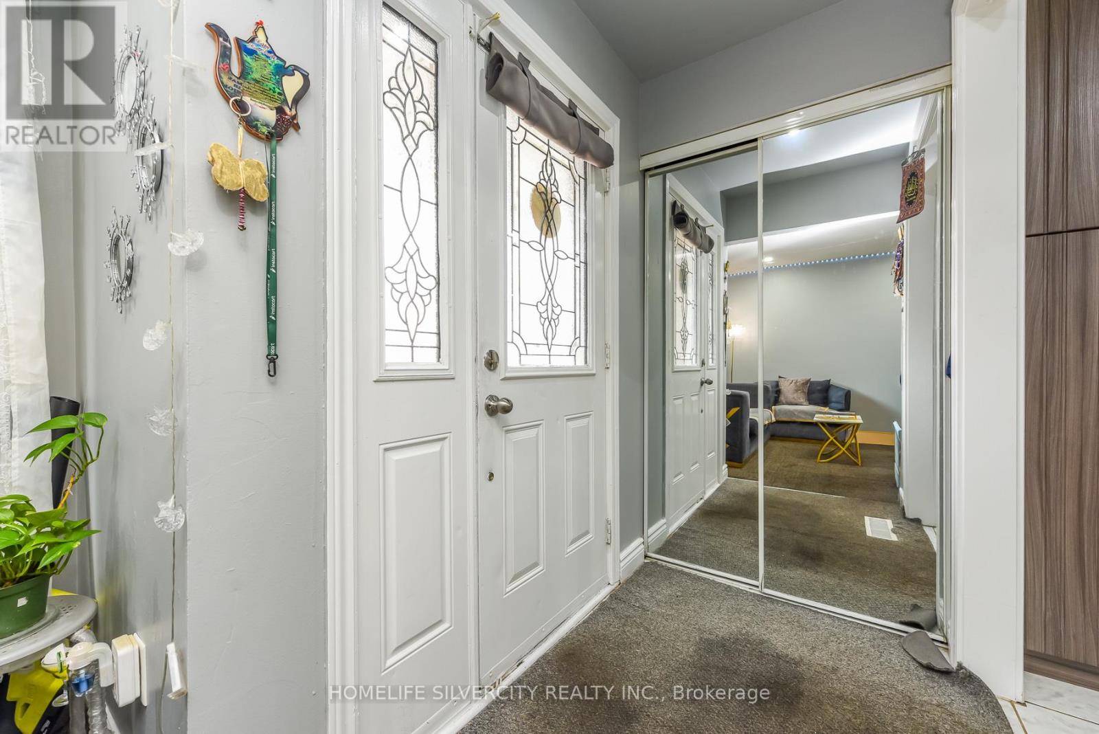 7816 Priory Crescent, Mississauga, Ontario  L4T 3H5 - Photo 7 - W12996606