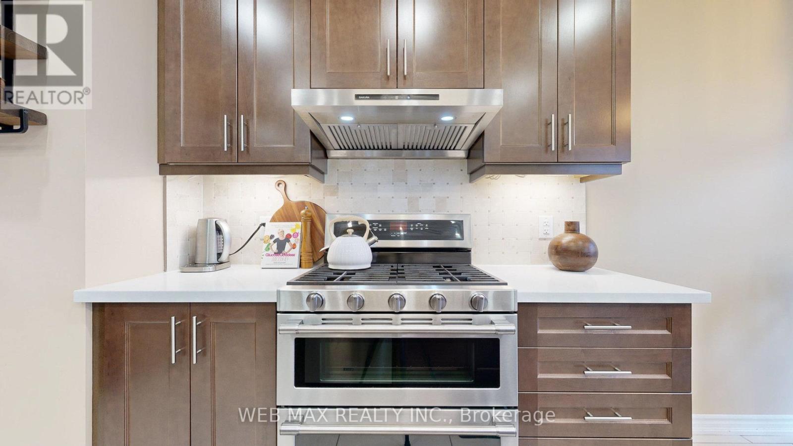 213 Wisteria Way, Oakville, Ontario  L6M 1R1 - Photo 11 - W12996616