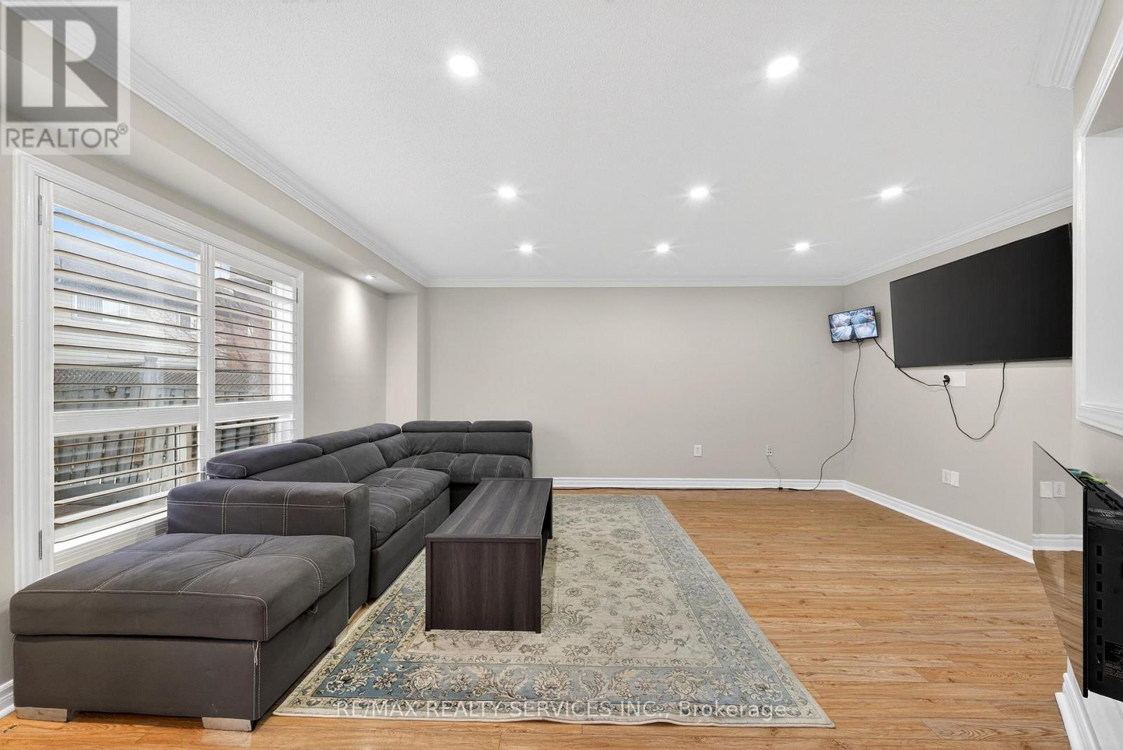 63 Irene Crescent, Brampton, Ontario  L7A 3E9 - Photo 17 - W12996654