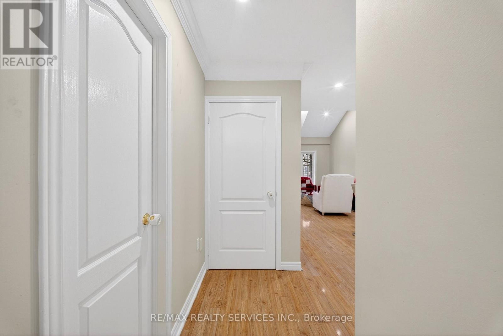 63 Irene Crescent, Brampton, Ontario  L7A 3E9 - Photo 18 - W12996654