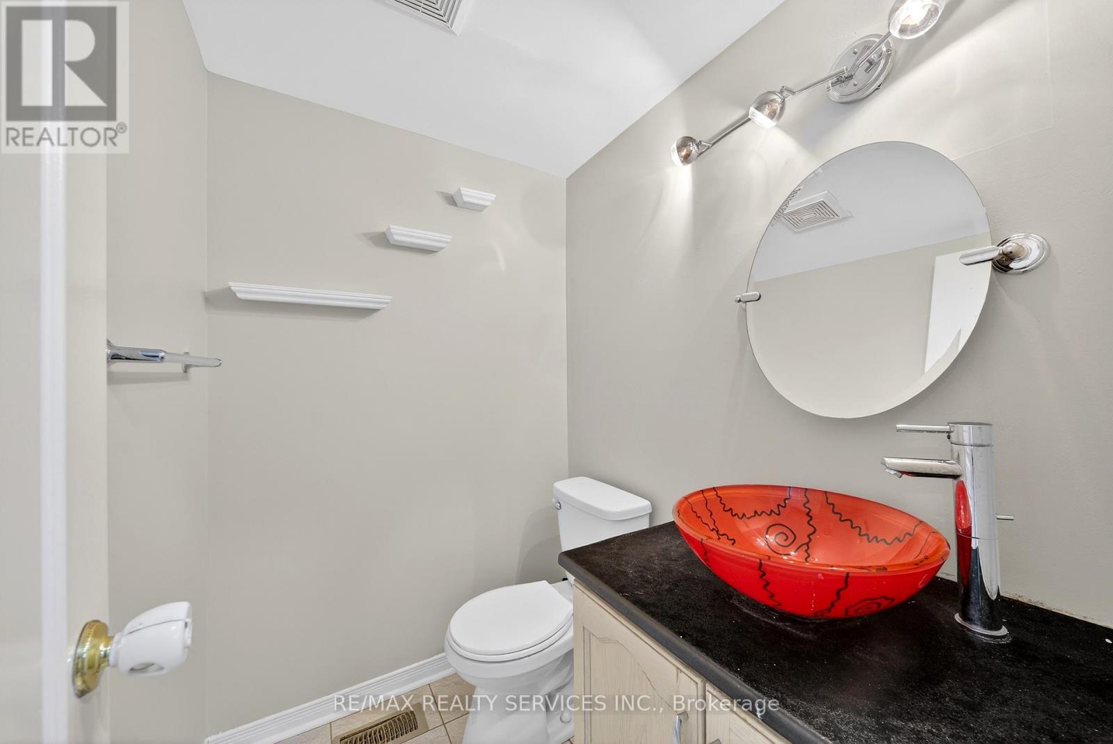 63 Irene Crescent, Brampton, Ontario  L7A 3E9 - Photo 19 - W12996654