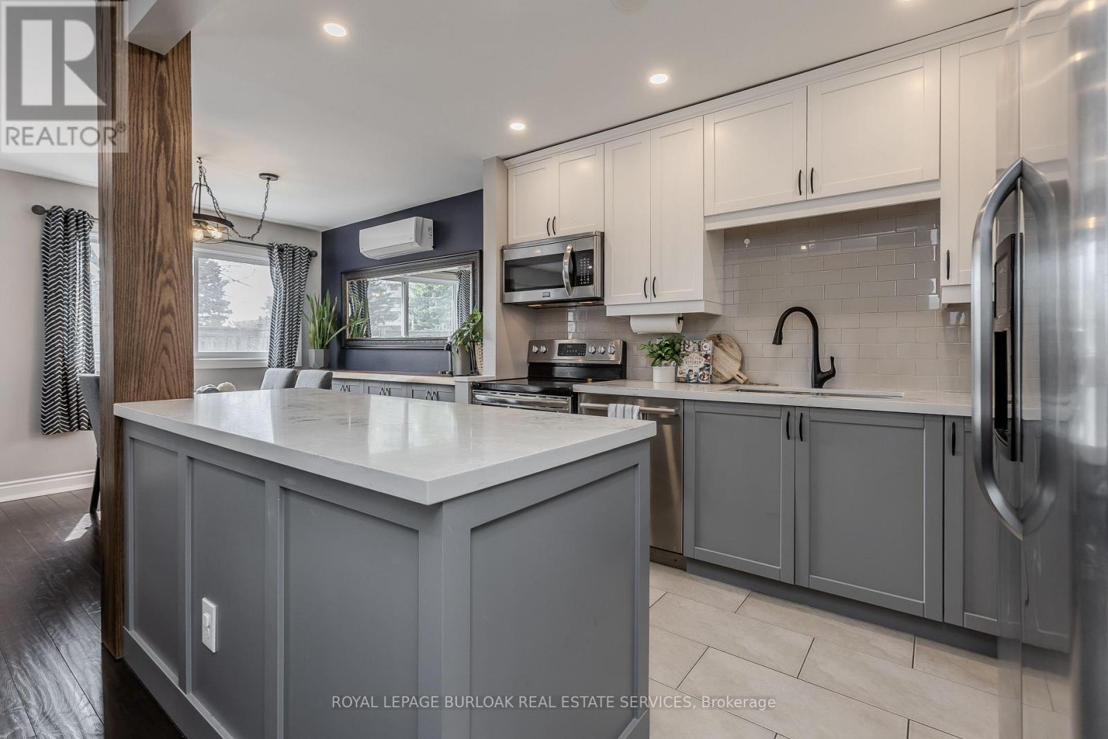 71 - 528 Sheraton Road, Burlington, Ontario  L7L 4B2 - Photo 10 - W12996668