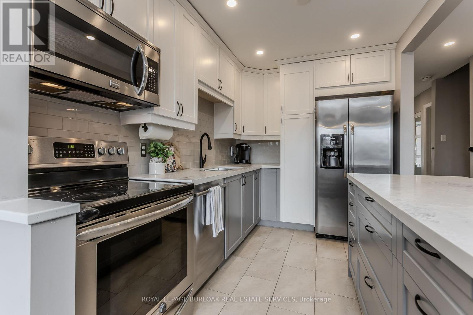 71 - 528 Sheraton Road, Burlington, Ontario  L7L 4B2 - Photo 14 - W12996668