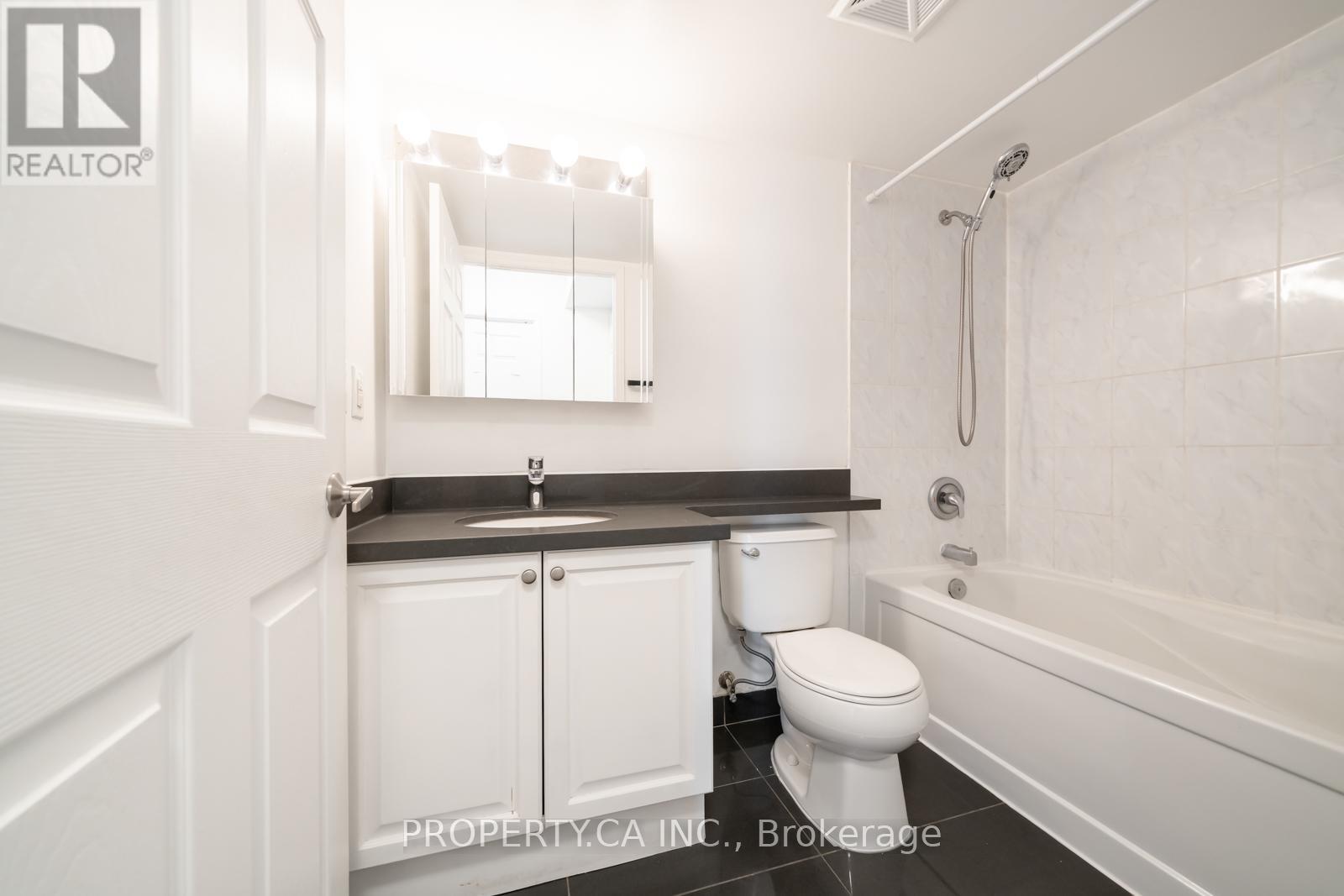 Lph06 - 3 Michael Power Place, Toronto, Ontario  M9A 0A2 - Photo 8 - W12996678