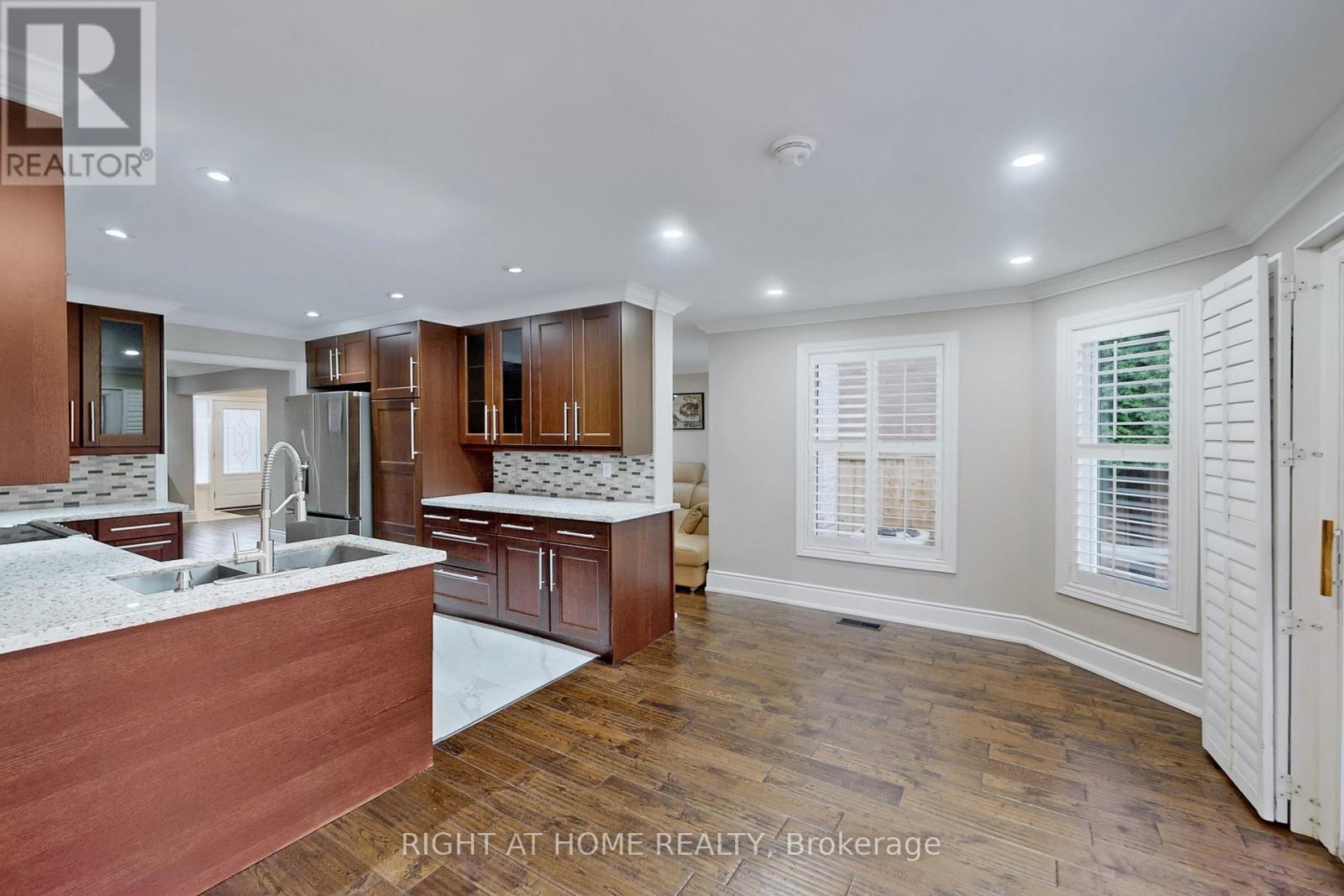 5301 Heritage Hills Boulevard, Mississauga, Ontario L5R 2J8 - Photo 12 - W12996686