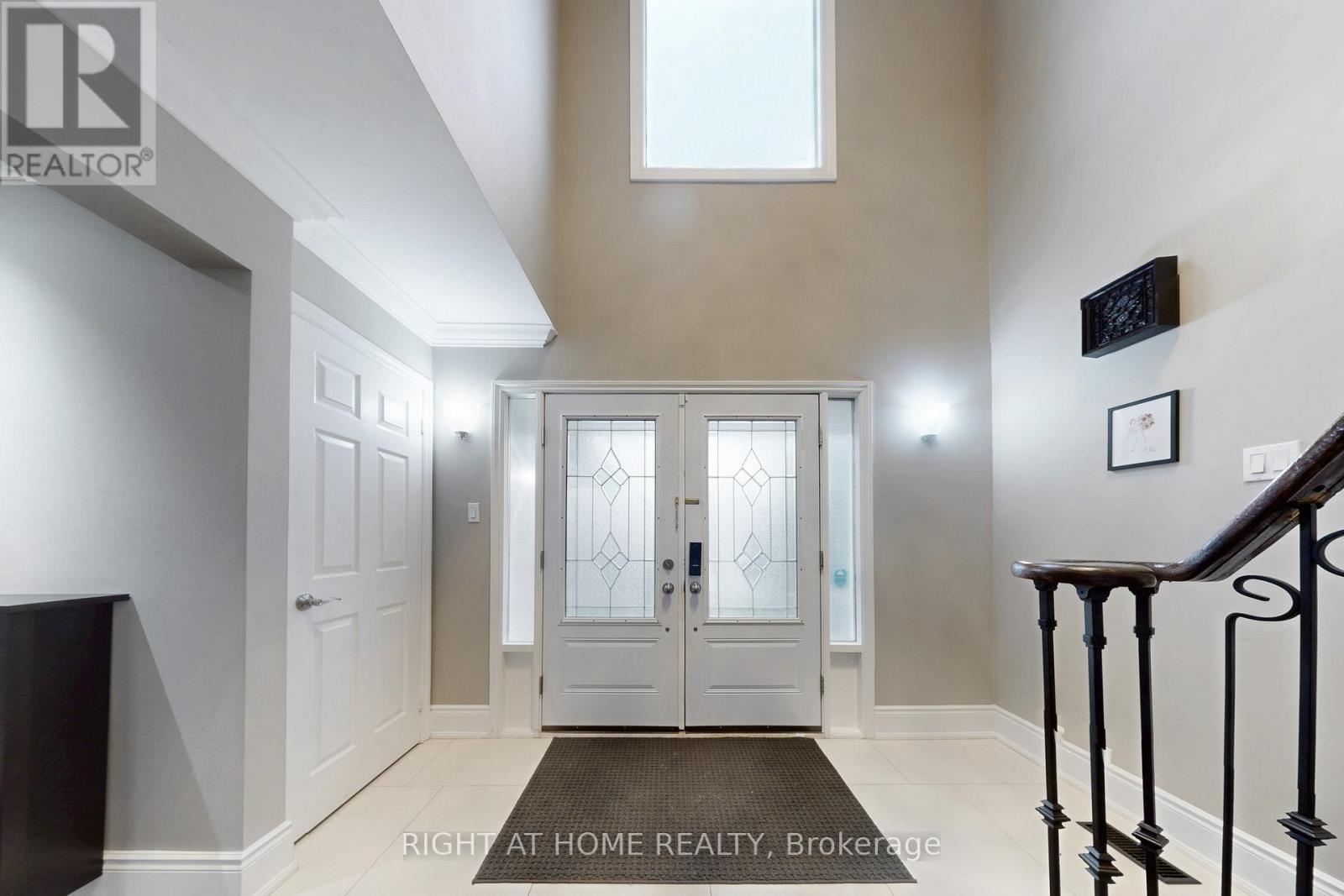 5301 Heritage Hills Boulevard, Mississauga, Ontario L5R 2J8 - Photo 18 - W12996686