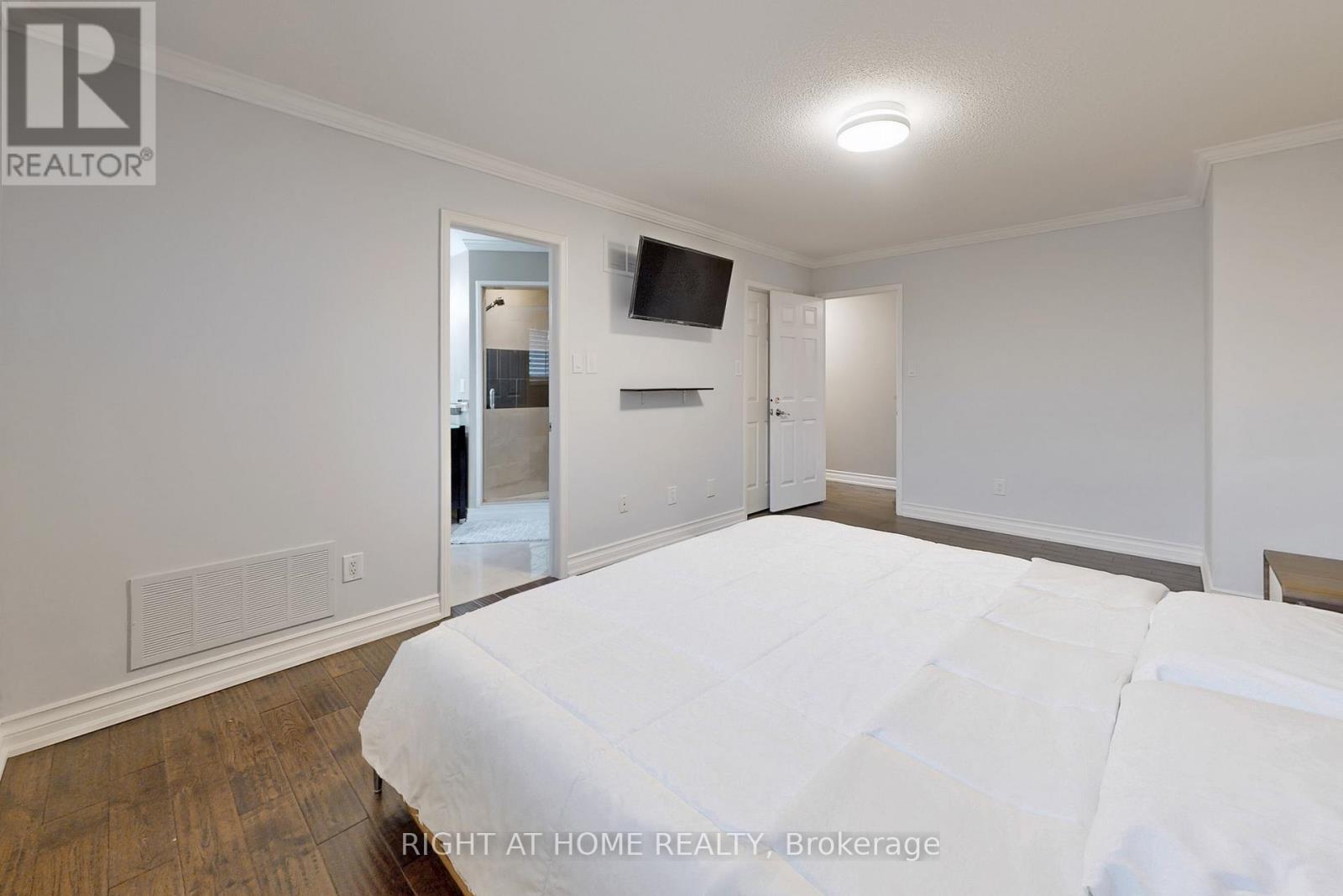 5301 Heritage Hills Boulevard, Mississauga, Ontario L5R 2J8 - Photo 23 - W12996686