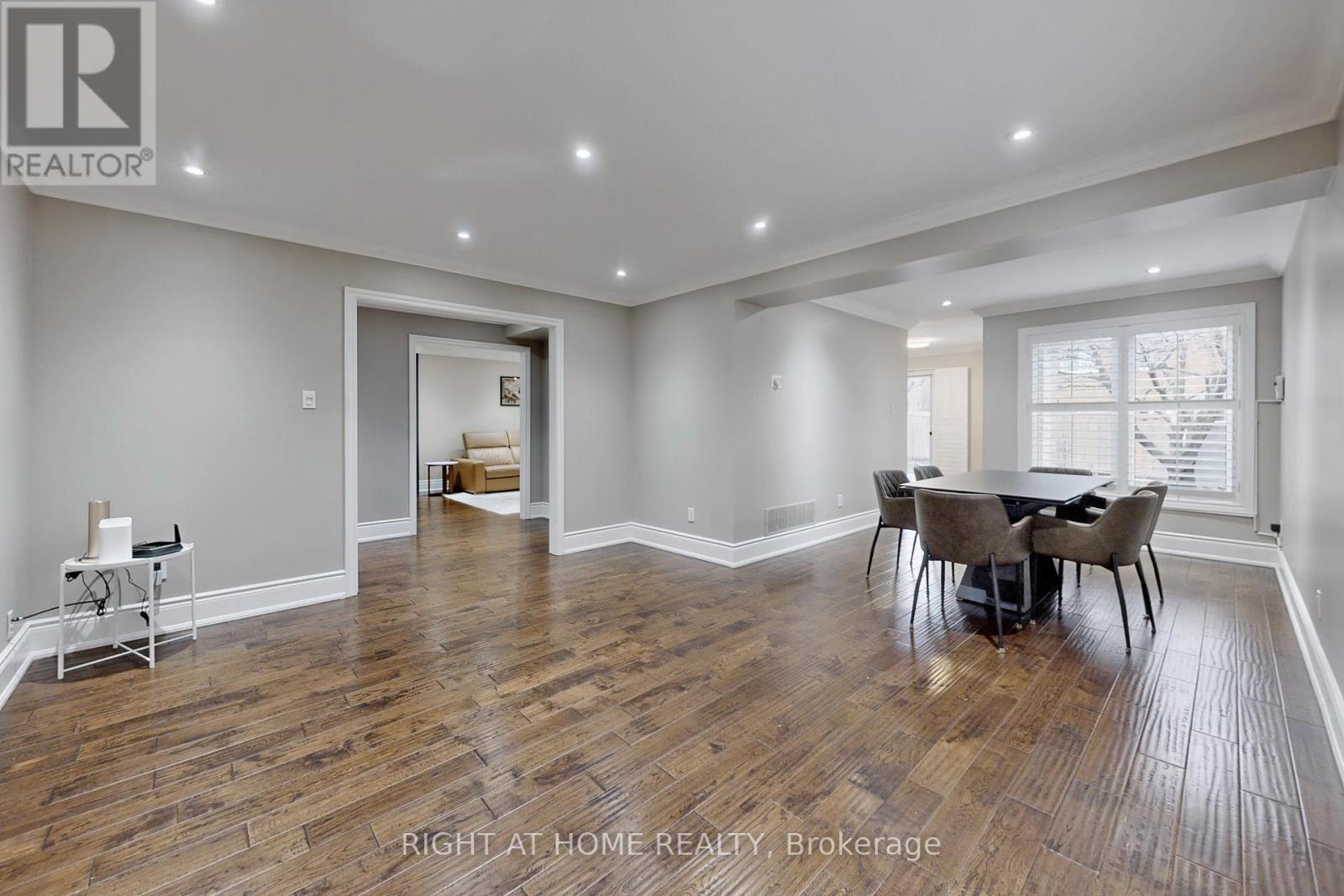 5301 Heritage Hills Boulevard, Mississauga, Ontario L5R 2J8 - Photo 8 - W12996686