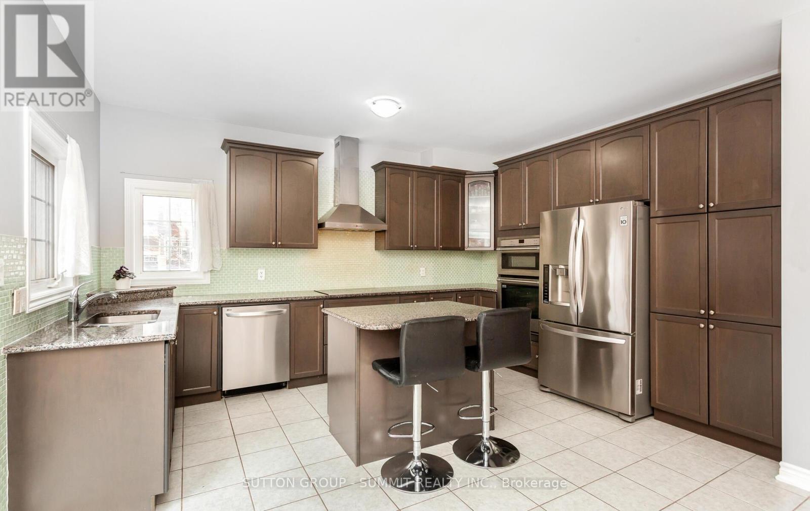 10 Elmcrest Drive, Brampton, Ontario  L6Y 5T7 - Photo 10 - W12996690