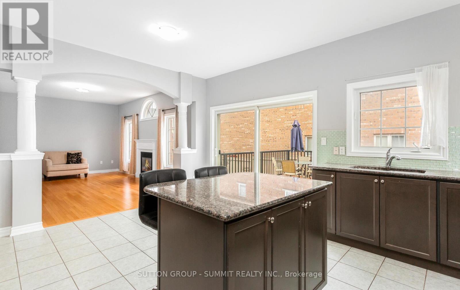 10 Elmcrest Drive, Brampton, Ontario  L6Y 5T7 - Photo 11 - W12996690