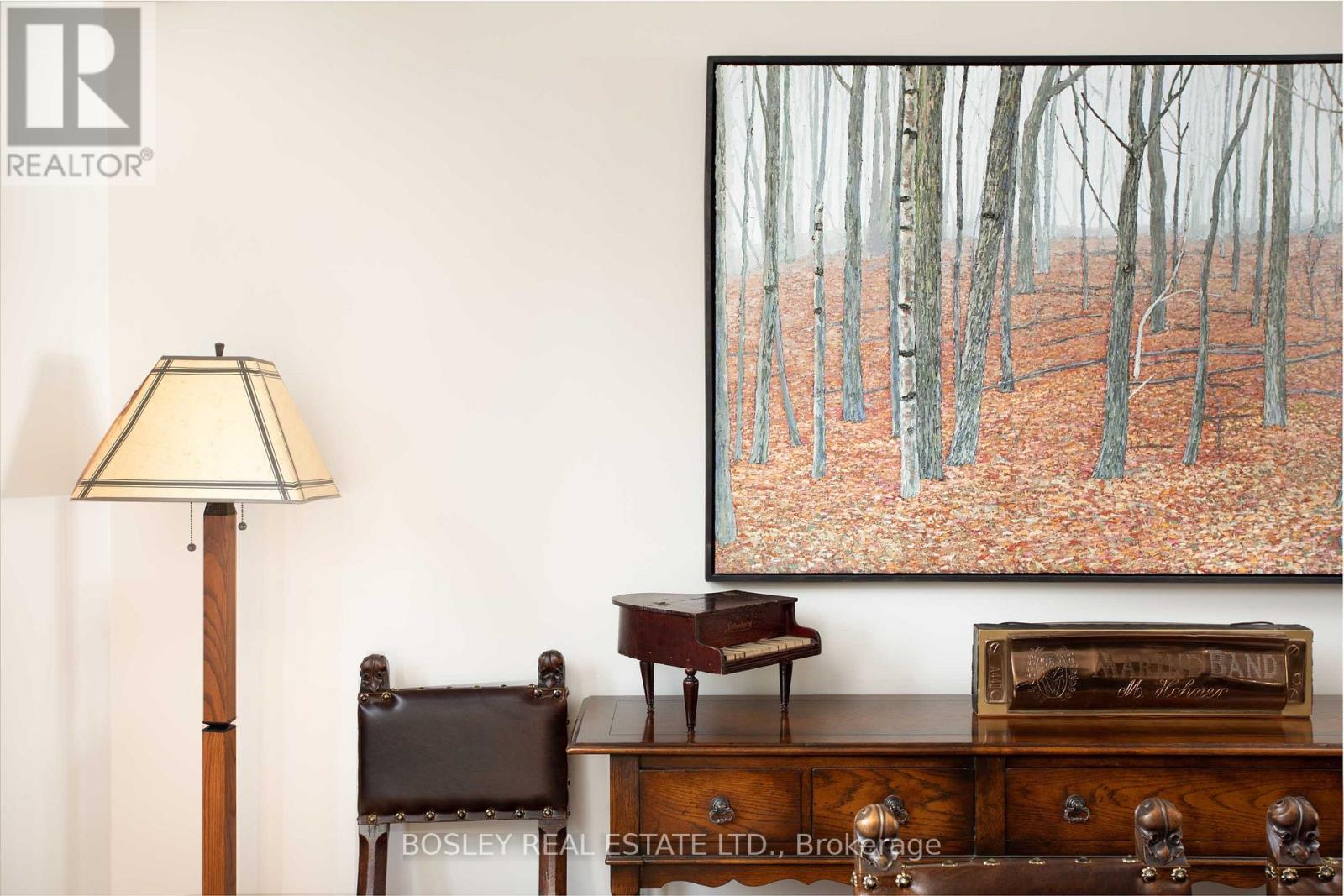 9 Indian Valley Crescent, Toronto, Ontario  M6R 1Y5 - Photo 7 - W12996698