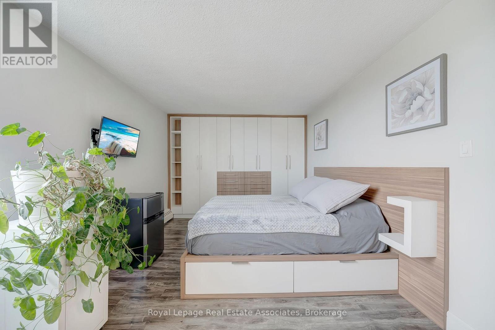 1406 - 335 Mill Road, Toronto, Ontario  M9C 1Y6 - Photo 19 - W12996708