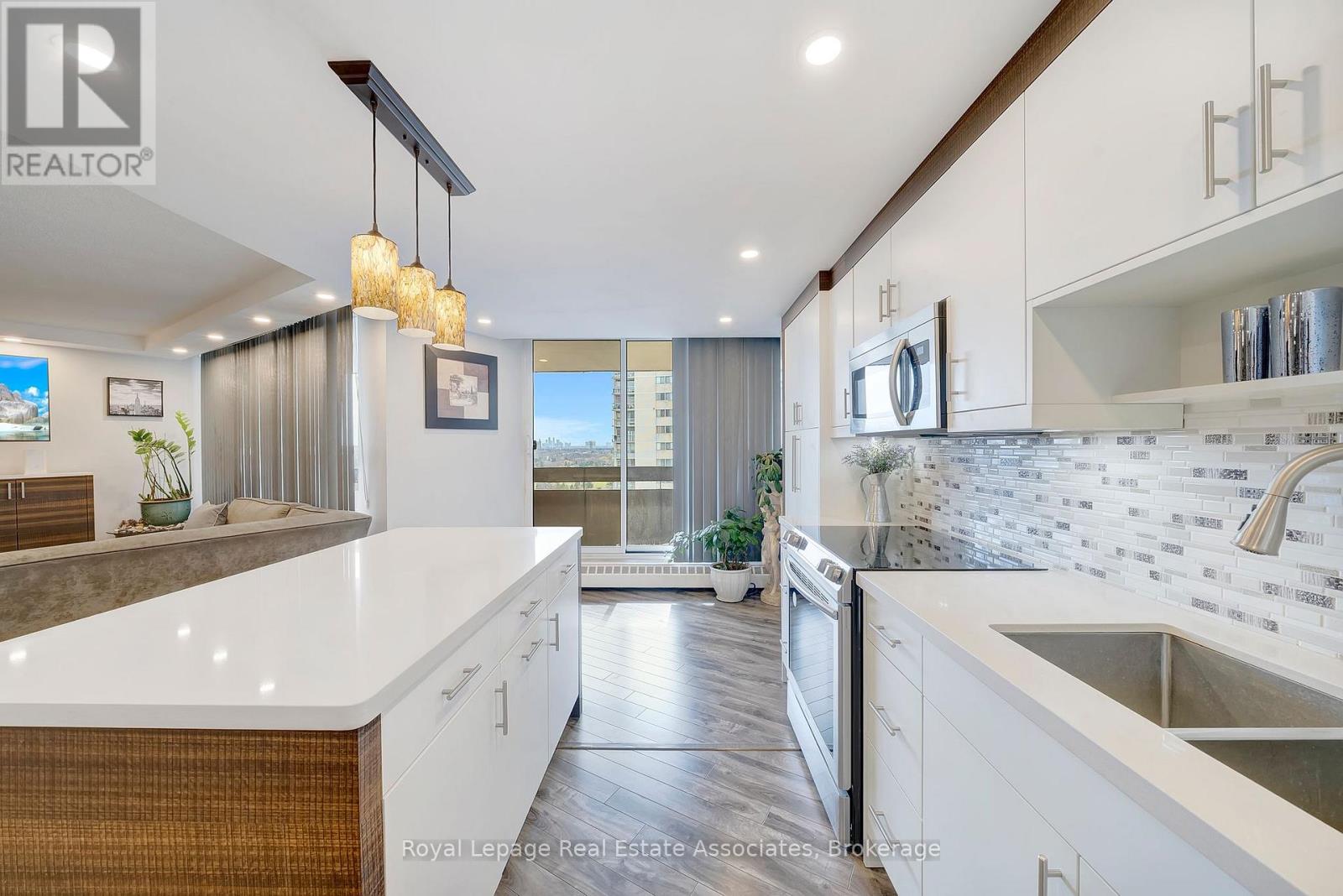 1406 - 335 Mill Road, Toronto, Ontario  M9C 1Y6 - Photo 6 - W12996708