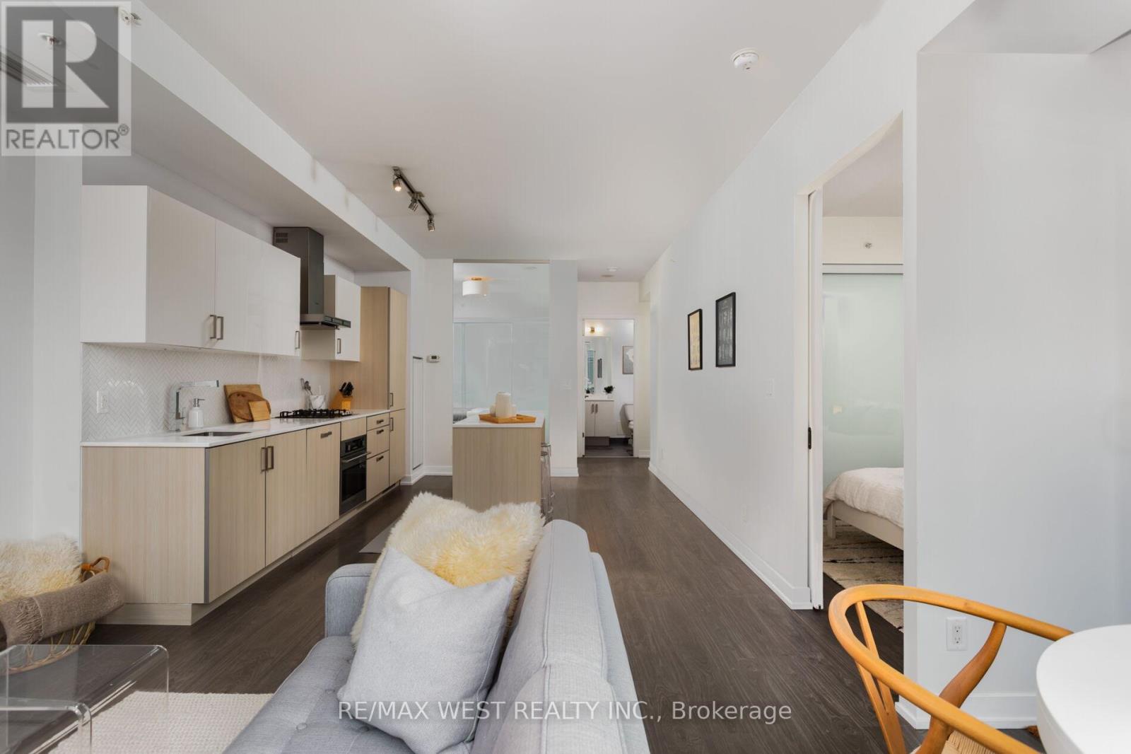 603 - 36 Howard Park Avenue, Toronto, Ontario  M6R 0A5 - Photo 10 - W12996710