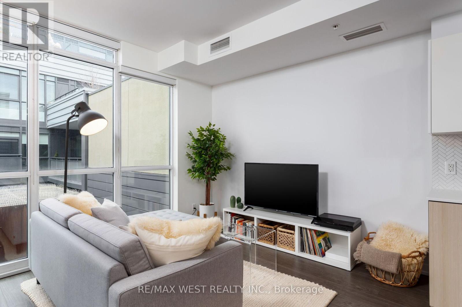 603 - 36 Howard Park Avenue, Toronto, Ontario  M6R 0A5 - Photo 16 - W12996710