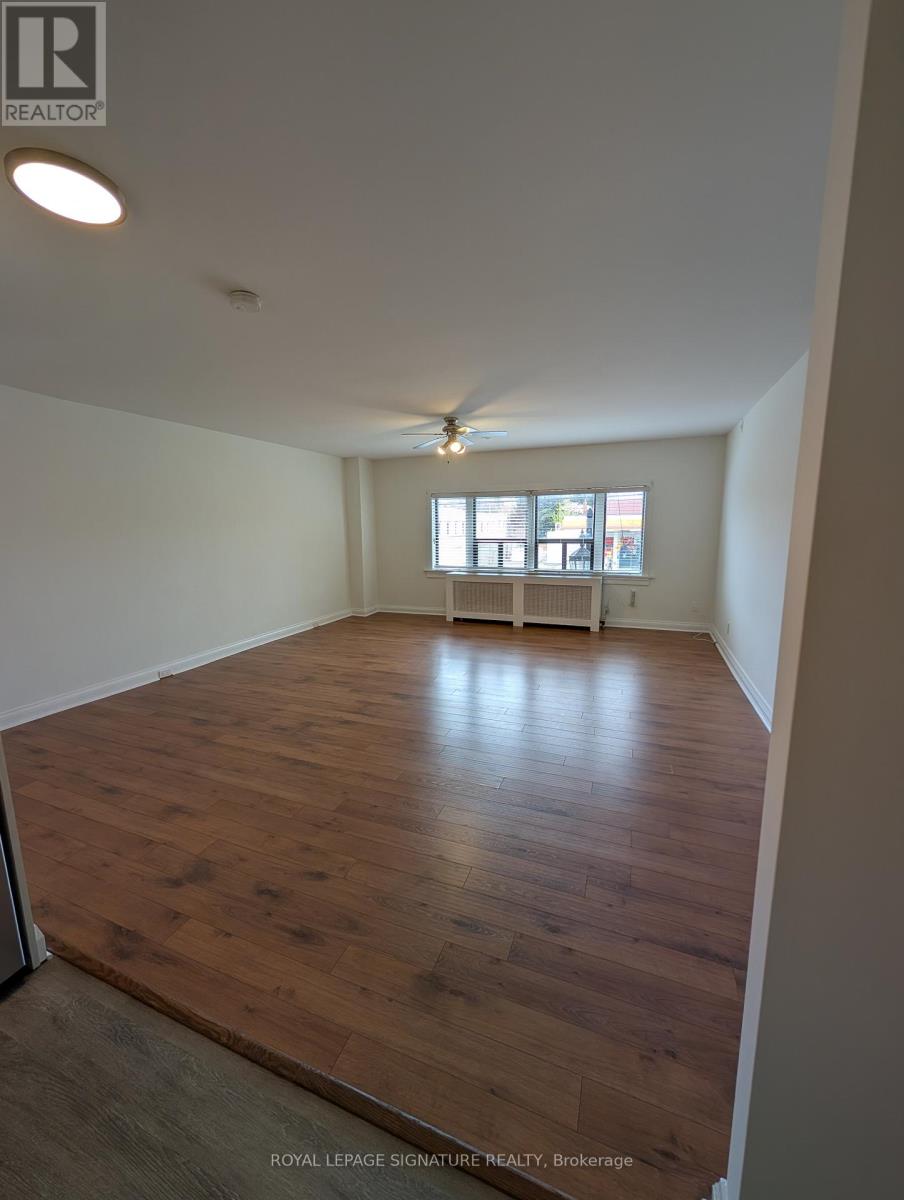 2 - 2798 Lakeshore Boulevard W, Toronto, Ontario  M8V 1H5 - Photo 5 - W12996714