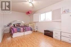 9 Salem Court, Brampton, Ontario  L6V 4J8 - Photo 10 - W12996724