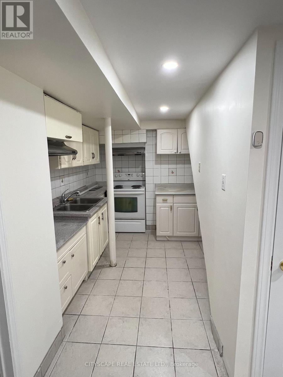 Basement - 4813 Creditview Road, Mississauga, Ontario  L5V 1H5 - Photo 3 - W12996746