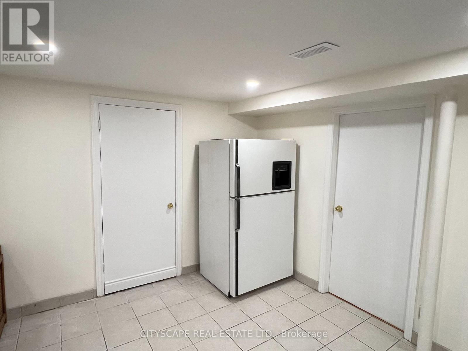 Basement - 4813 Creditview Road, Mississauga, Ontario  L5V 1H5 - Photo 4 - W12996746