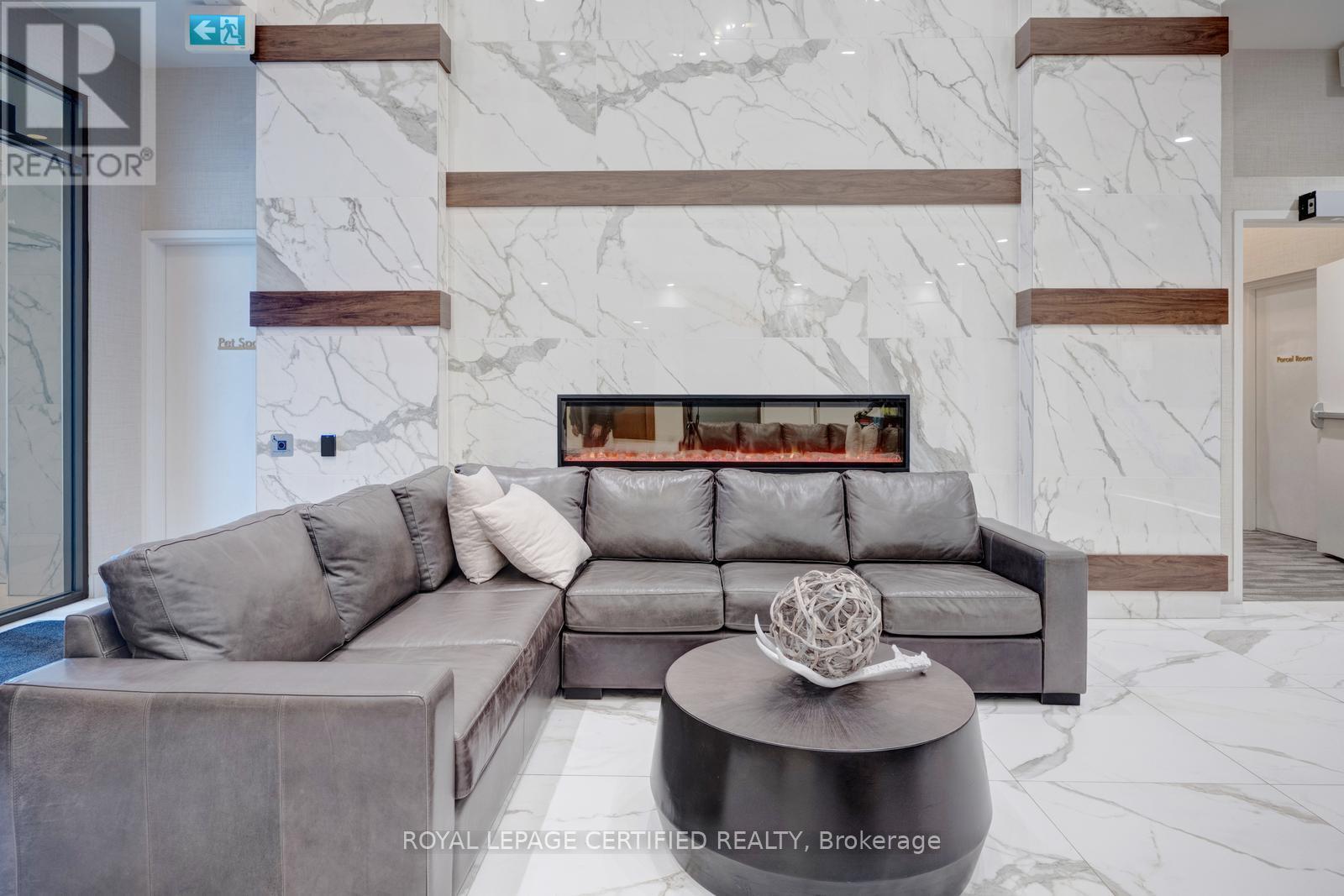 114 - 1050 Main Street E, Milton, Ontario  L9T 9M3 - Photo 4 - W12996782