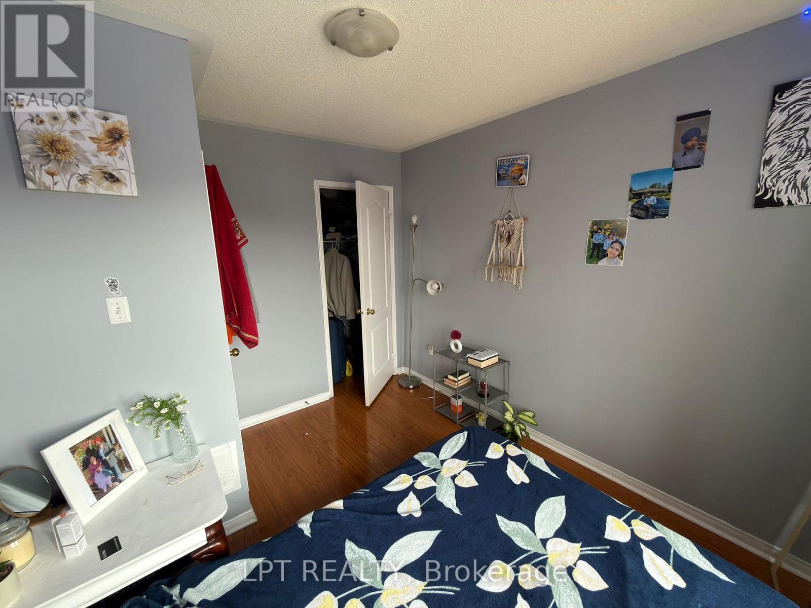 112 Bushmill Circle, Brampton, Ontario  L7A 0K6 - Photo 14 - W12996792