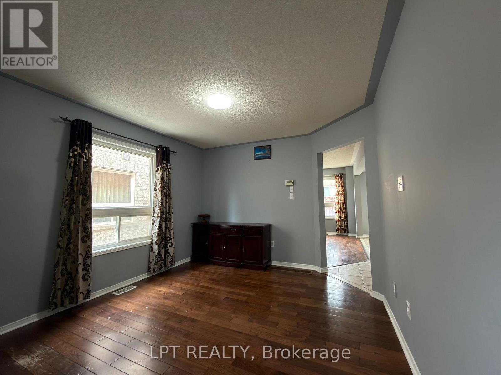 112 Bushmill Circle, Brampton, Ontario  L7A 0K6 - Photo 16 - W12996792