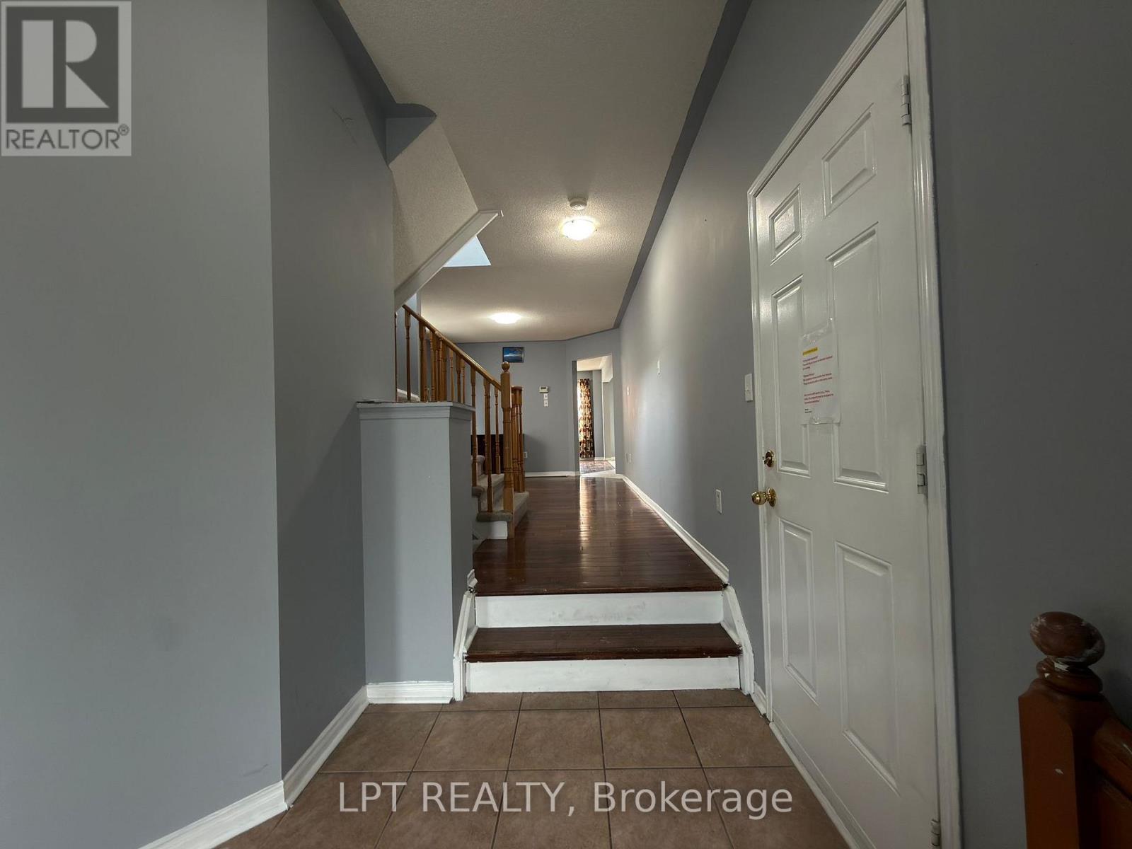 112 Bushmill Circle, Brampton, Ontario  L7A 0K6 - Photo 17 - W12996792