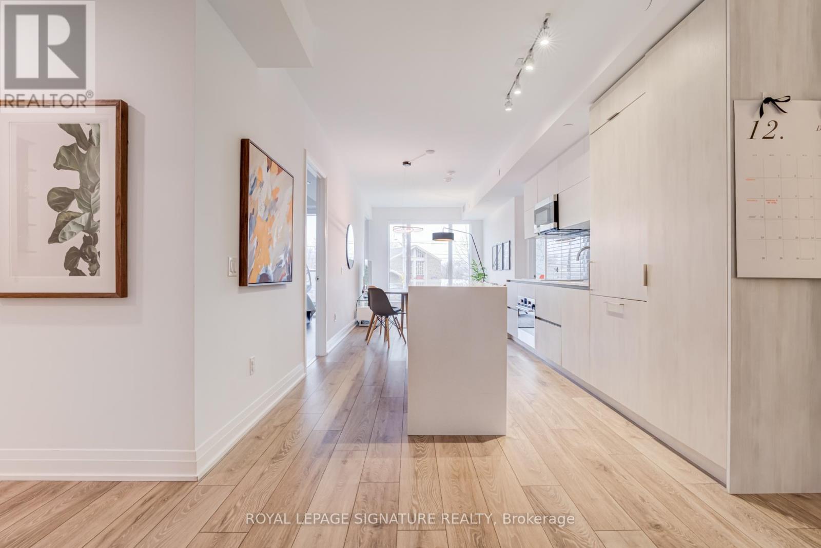 207 - 21 Park Street, Mississauga, Ontario  L5G 0C2 - Photo 3 - W12996800