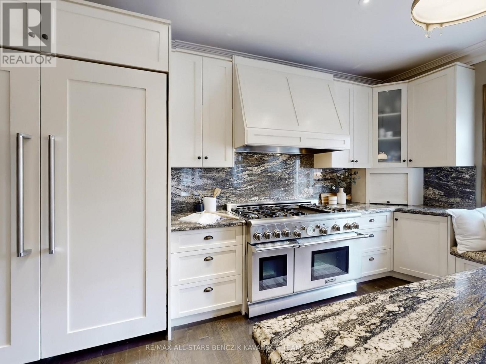 128 Annette Street, Toronto, Ontario  M6P 1P2 - Photo 10 - W12996808